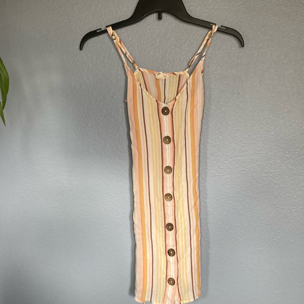 BILLABONG SWEET FOR YA Mini slip dress. Size XS. Button down.Adjustable straps. - Picture 3 of 13